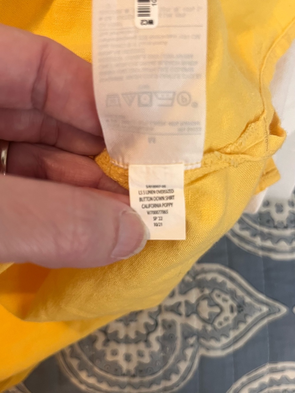 Banana Republic Women’s Light Yellow Button-Down Shirt - Picture 5 of 5